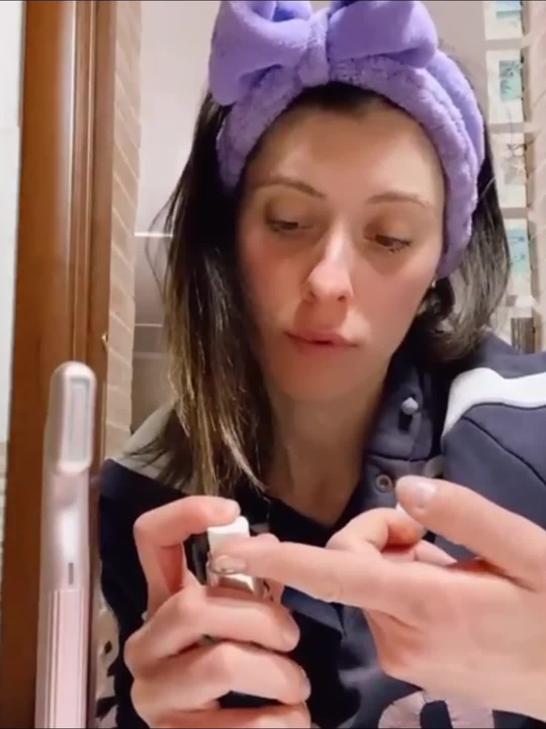 618 Beauty Tech ! Light Therapy & Massage Facial Device – Revive Dull Skin, Boost Collagen at Home